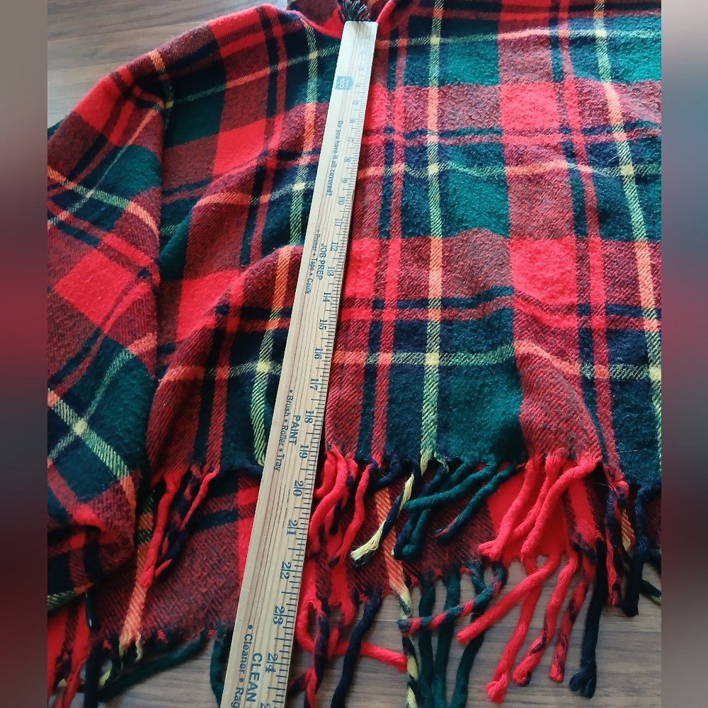 Vtg Country Place Red and Green Plaid Hooded Poncho - Picture 4 of 9